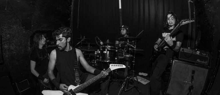 Assylum se queda sin guitarrista y sin baterista y buscan nuevos integrantes